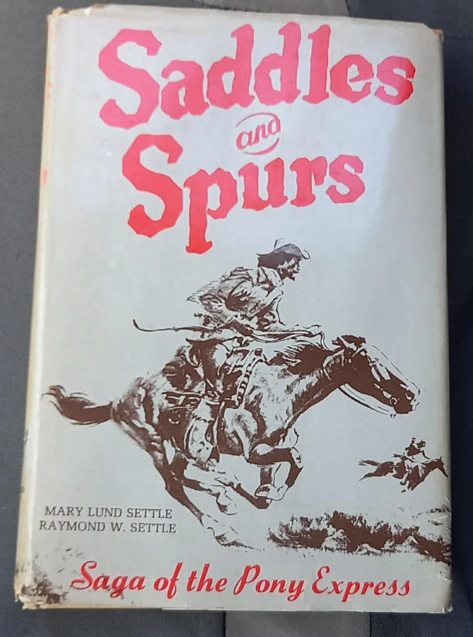 Livro Saddles and Spurs: The Pony Express Saga